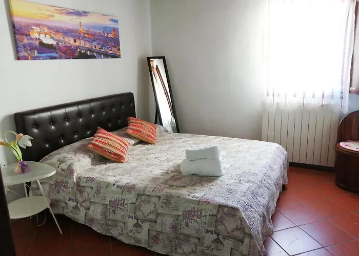 Santa Maria Novella Station Florentine Apartment